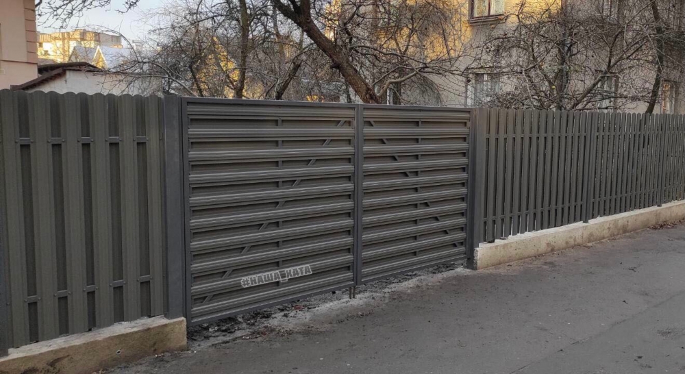 Ворота розпашні під штахетник